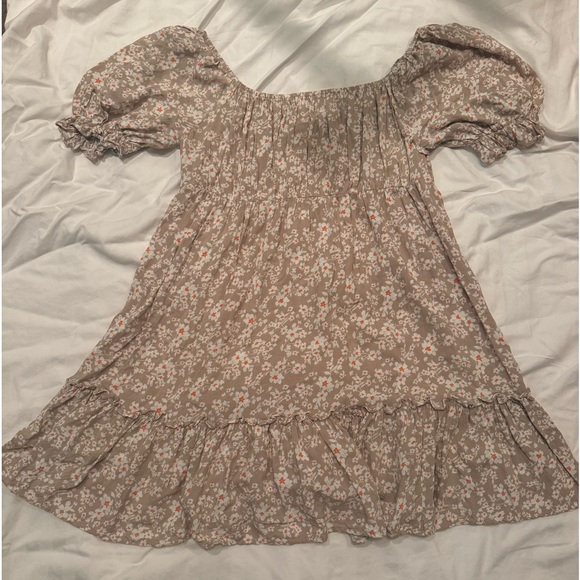 Shop Neighbour brown floral minidress - Picture 3 of 3